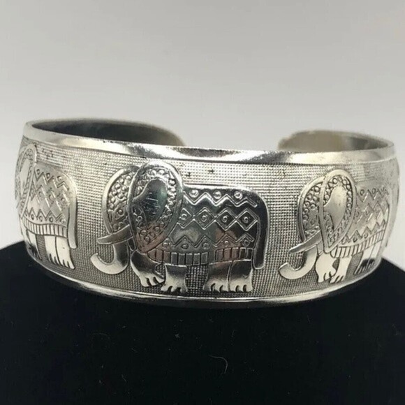 Jewelry - Vintage Retro Heavily Silver Plated Elephant Tibetan Thai Cuff Bangle Bracelet